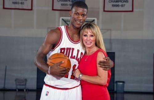 仅是冲着球 仅是冲着球