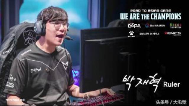 目光投向中 目光投向中