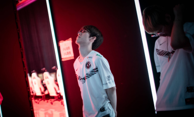 另一方面 另一方面